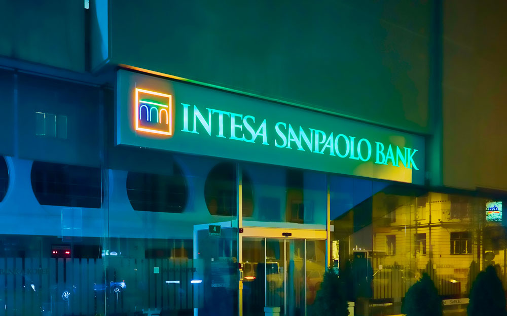 Photo of the exterior of an INTesa sanpaolo bank